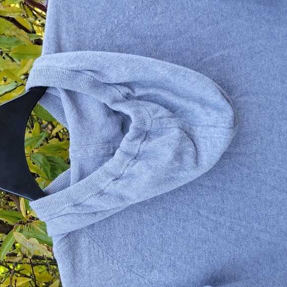 American Peace Fingers Sihn Gray Cashmere Sweater Womens Size Small Hoodie - Picture 5 of 10